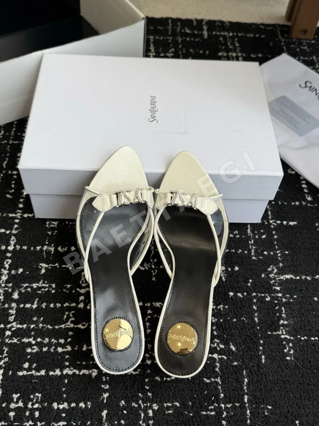 생로랑 YSL 큐빅 버클 하이힐 상세 이미지 9