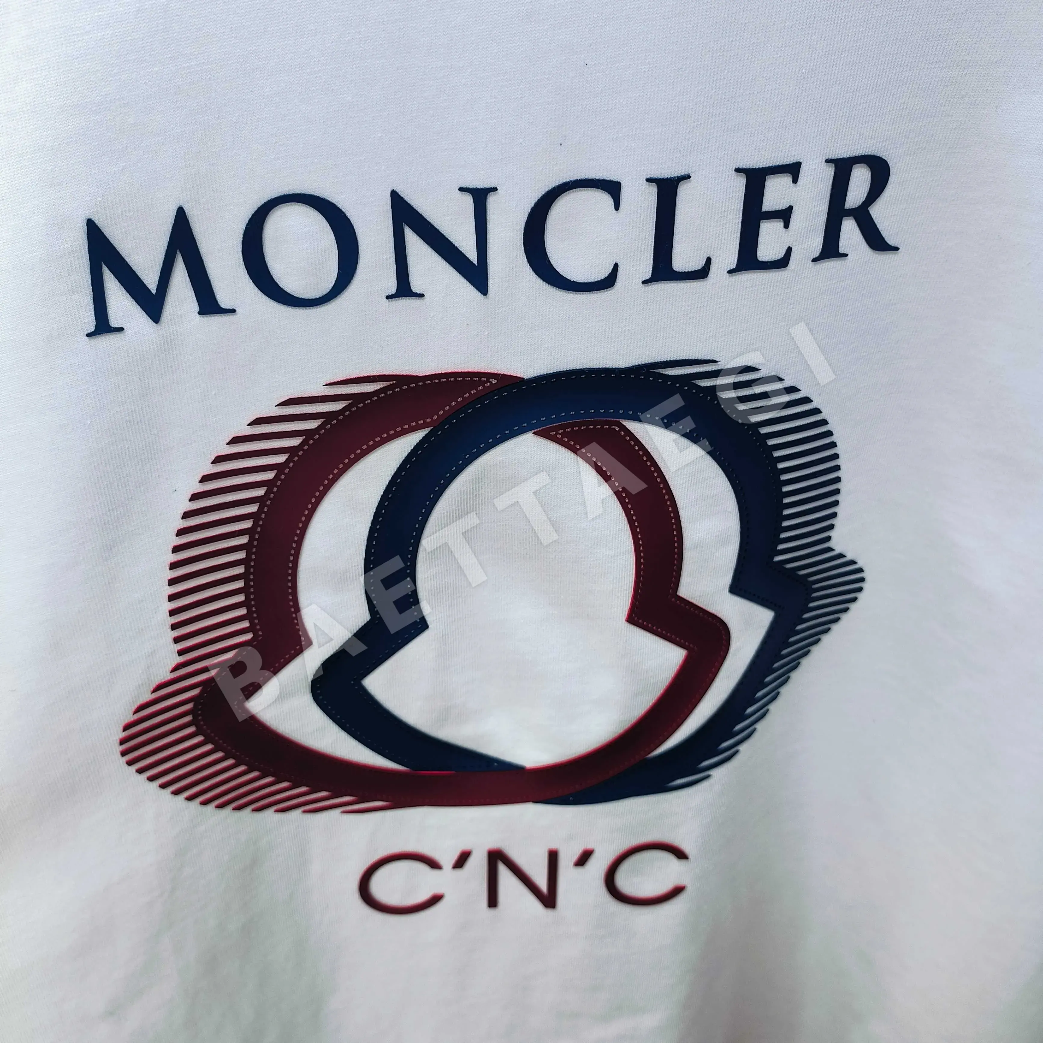 몽클레르 여성 루즈핏 반팔 티셔츠 상세 이미지 3