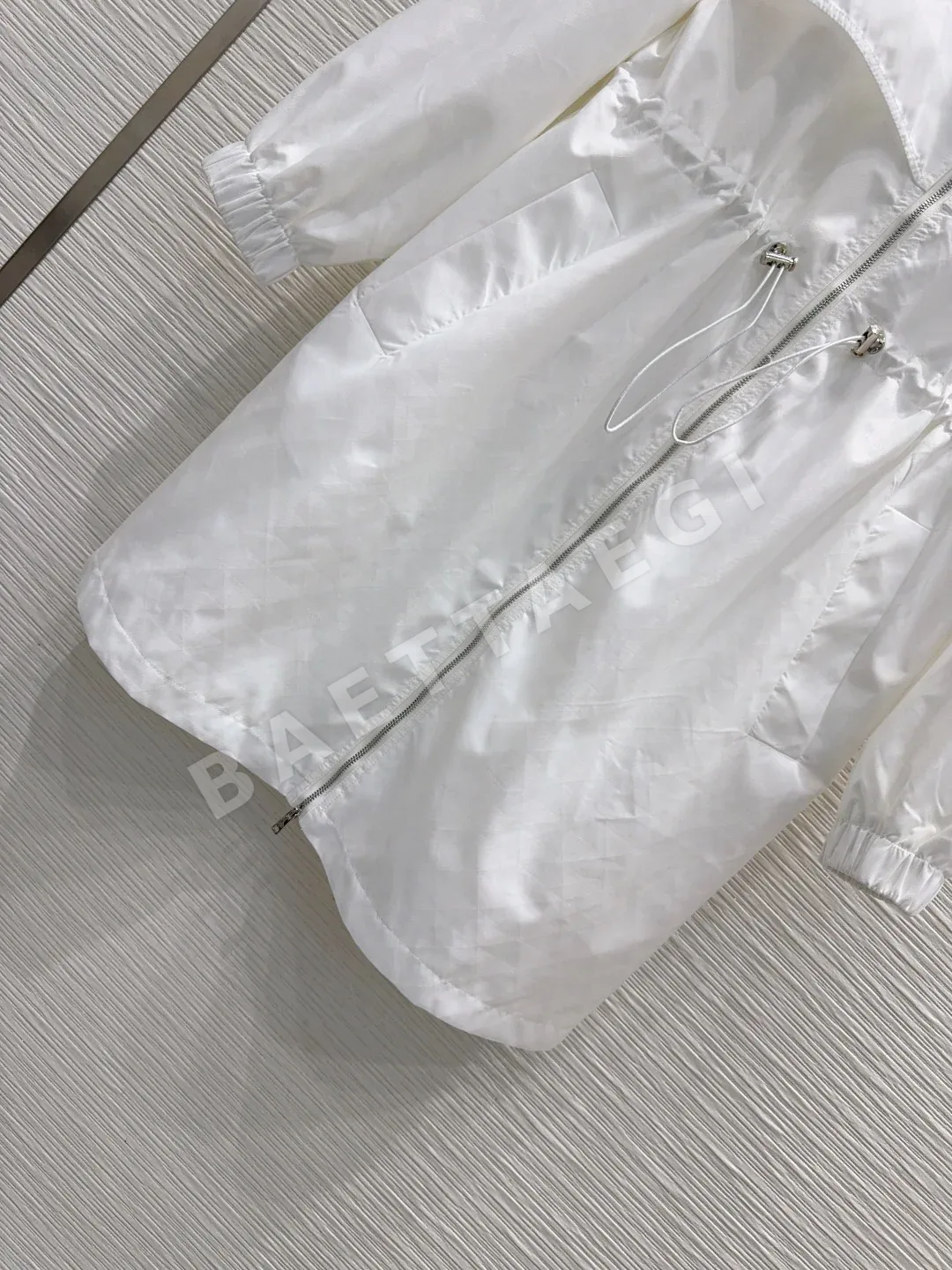 프라다 삼각 로고 체크무늬 여성 자켓 상세 이미지 6