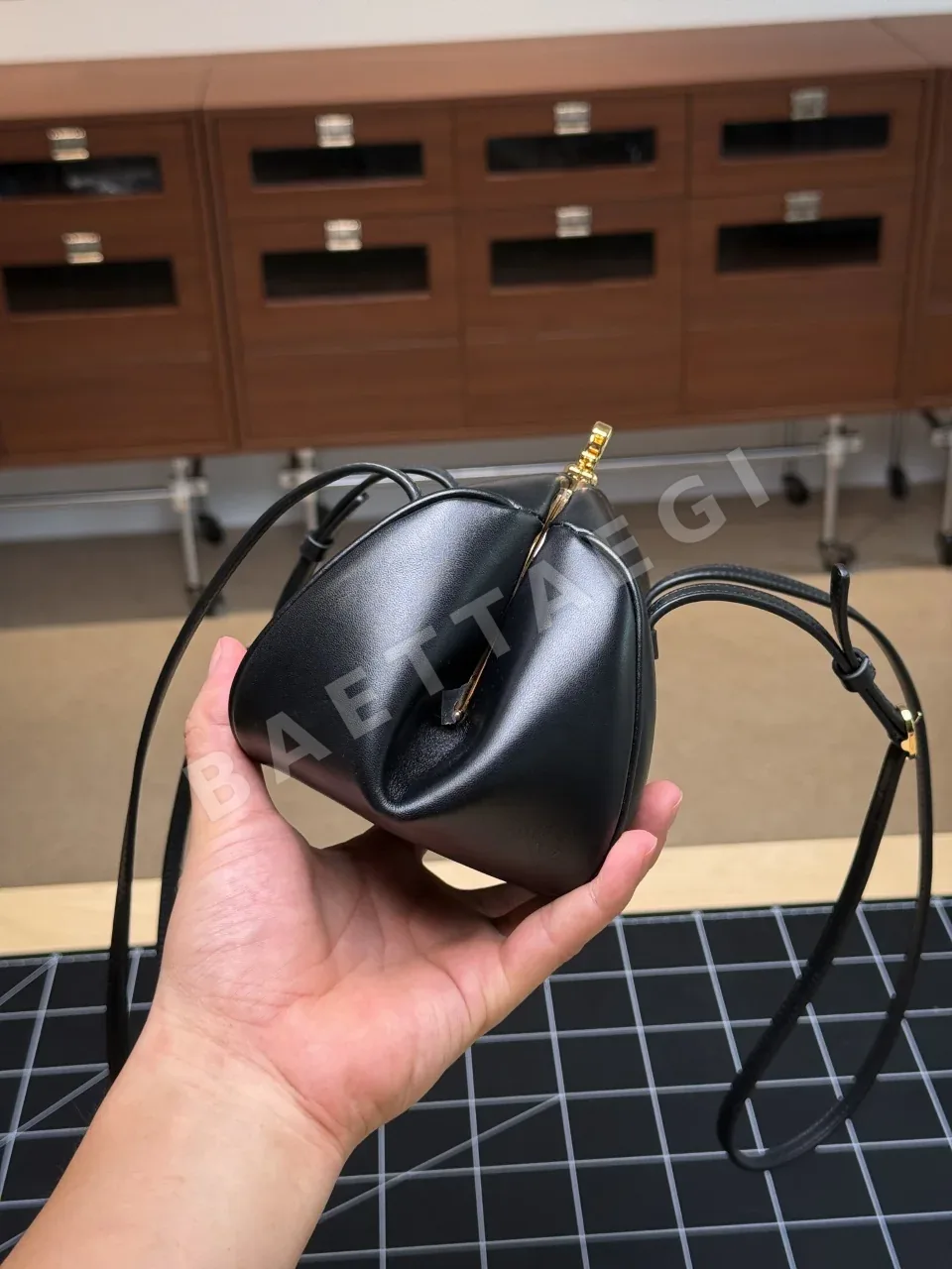 샤넬 26a 원숄더 블랙 가방 상세 이미지 3