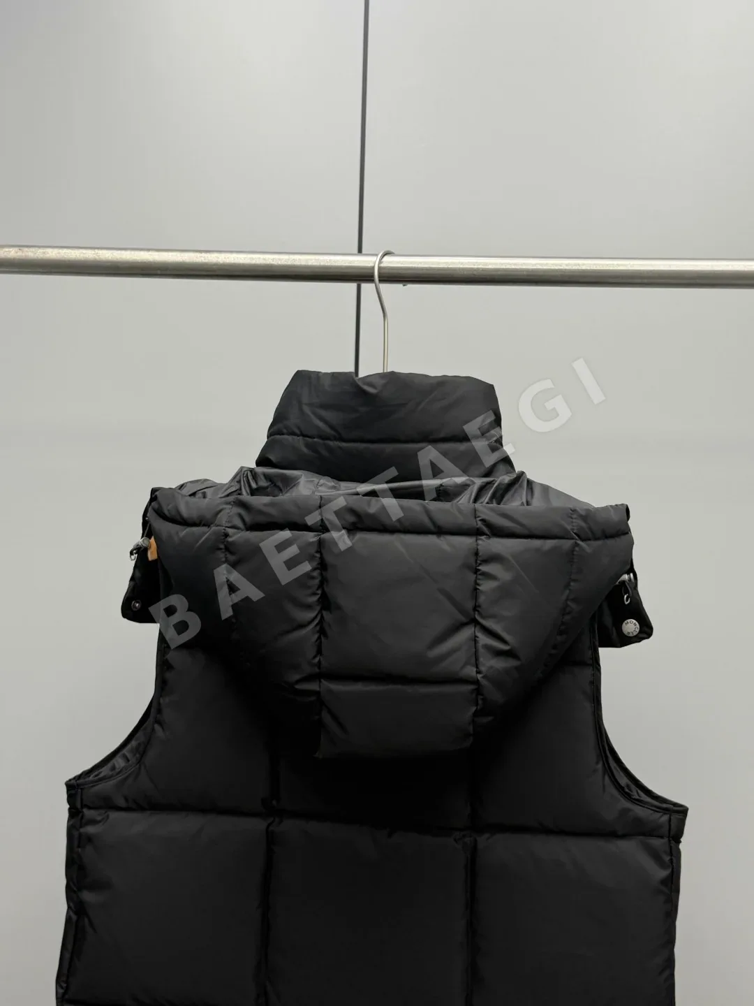 몽클레르 남성 다운 조끼 상세 이미지 8