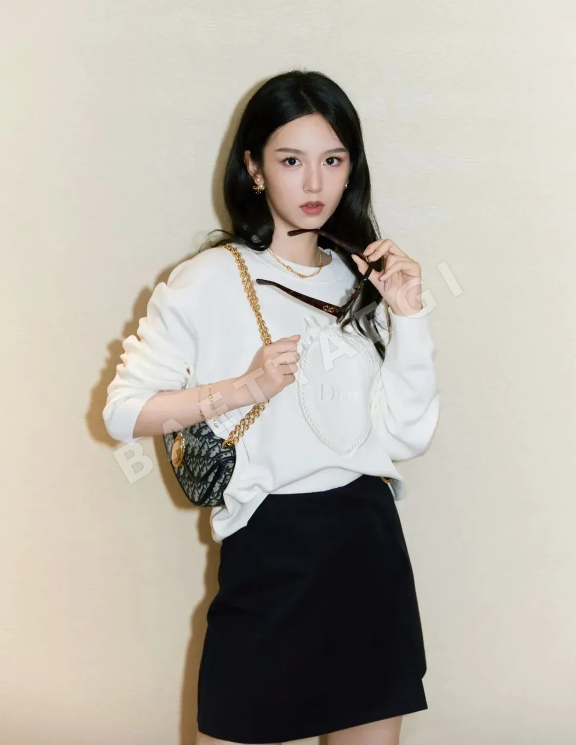 디올 자수 문자 패턴 크루넥 니트 156324