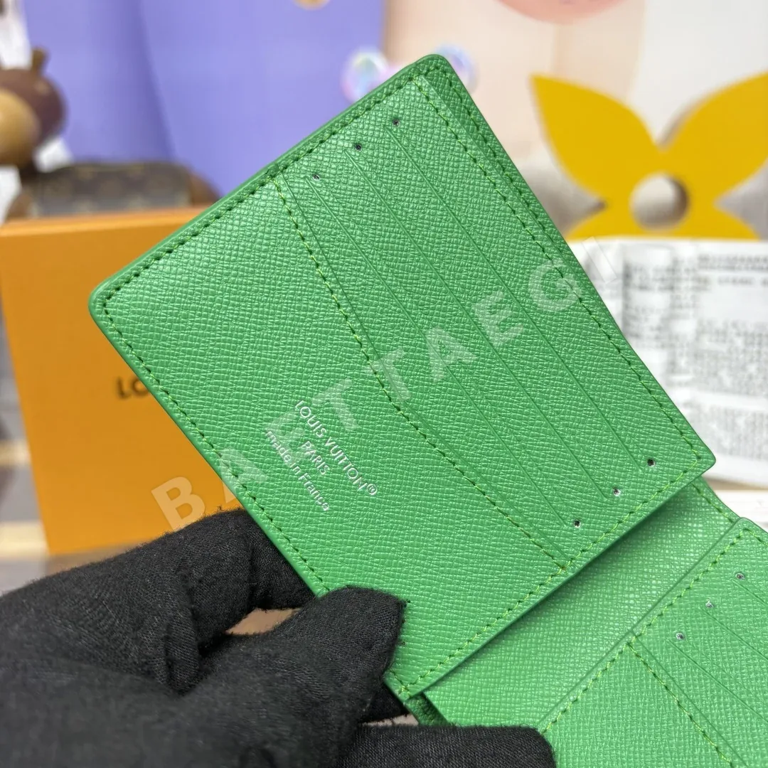 루이비통 모노그램 캔버스 꽃 프린트 지갑 상세 이미지 7