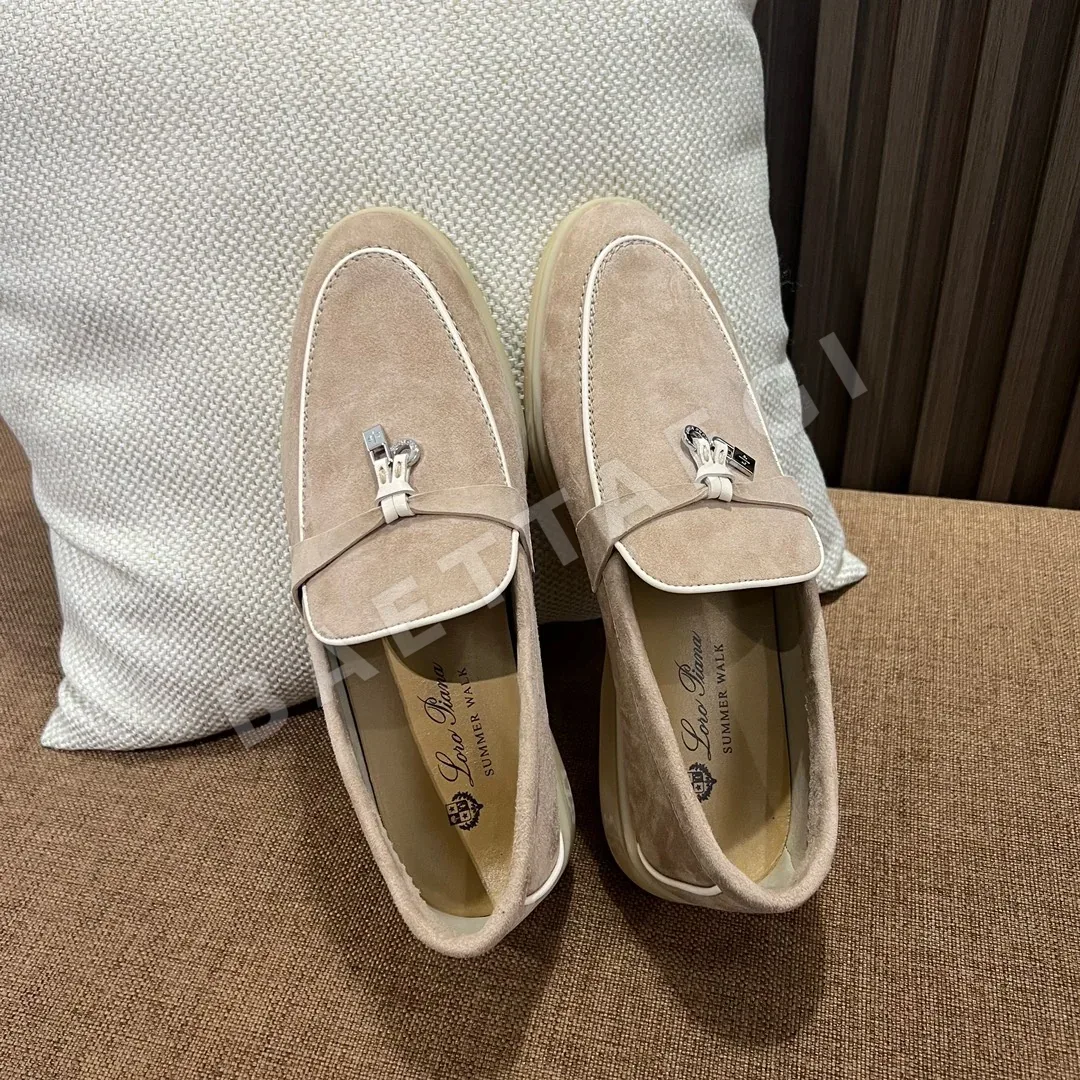로로피아나 베이지 파이핑 로퍼 9776