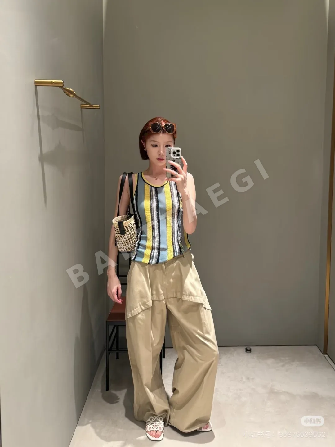 로에베 데미지 가공 스트라이프 반팔 니트 상세 이미지 3
