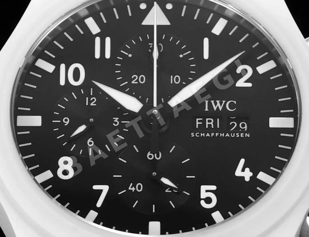 IWC 파일럿 크로노그래프 인스피레이션 4 시계 상세 이미지 5