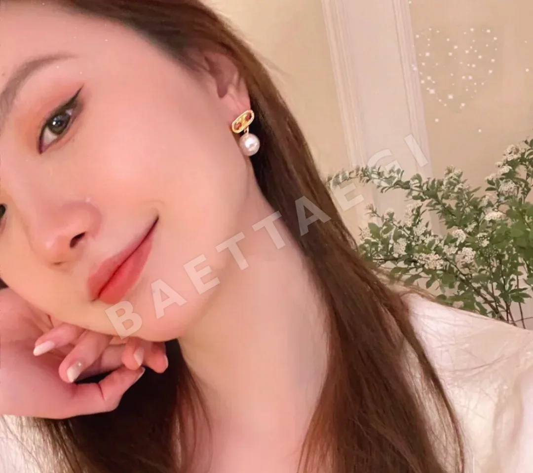 셀린느 마이용 트리옹프 진주 귀걸이 상세 이미지 2