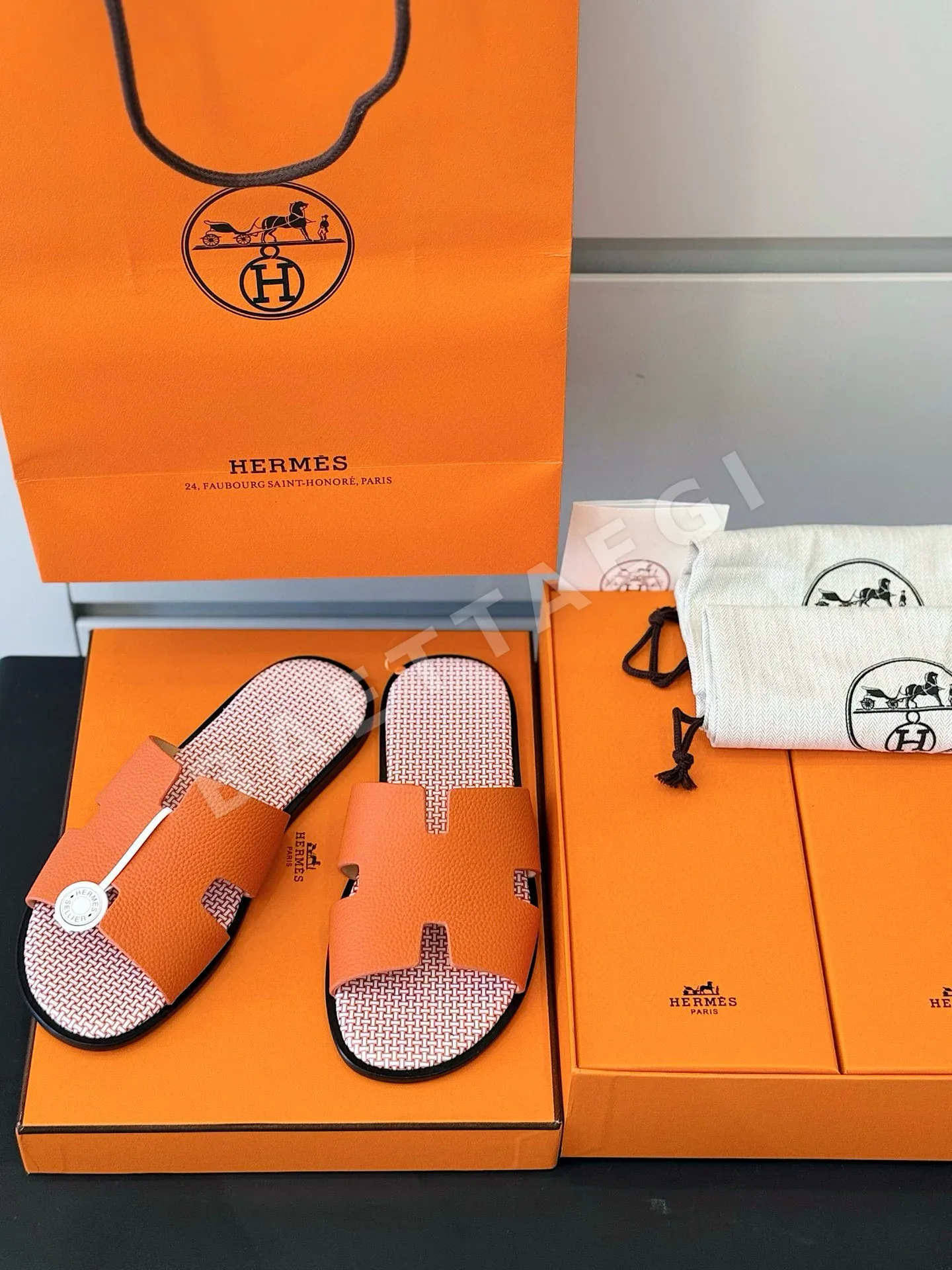 에르메스 파리 슬리퍼 남성 가죽 클래식 디자인 158394