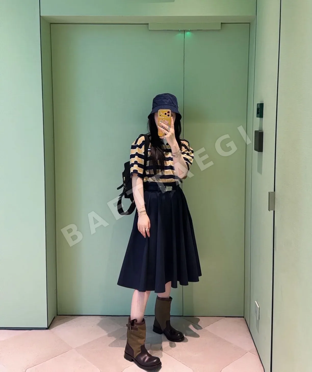 프라다 네이비 블루 하이웨스트 미디 스커트 상세 이미지 8