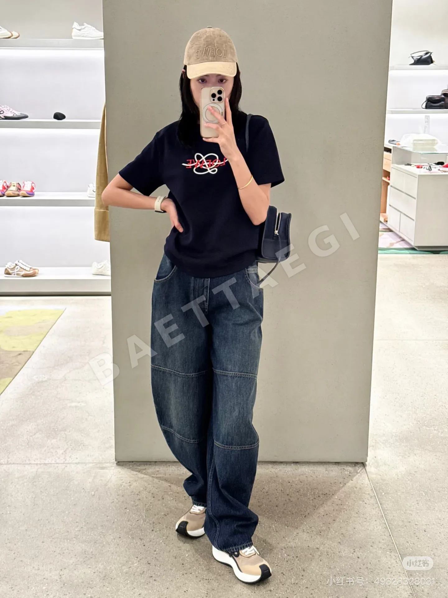 로에베 네이비 자수 코튼 반팔 티셔츠 상세 이미지 5