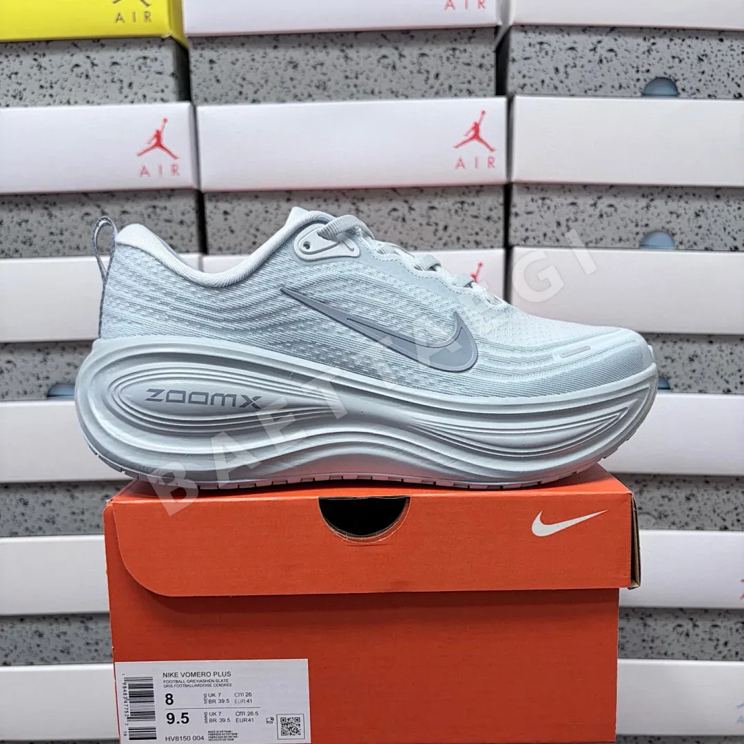 나이키 [GT] 보메로 플러스 HV8150-004 201145 Nike Vomero Plus Football Grey Ashen Slate