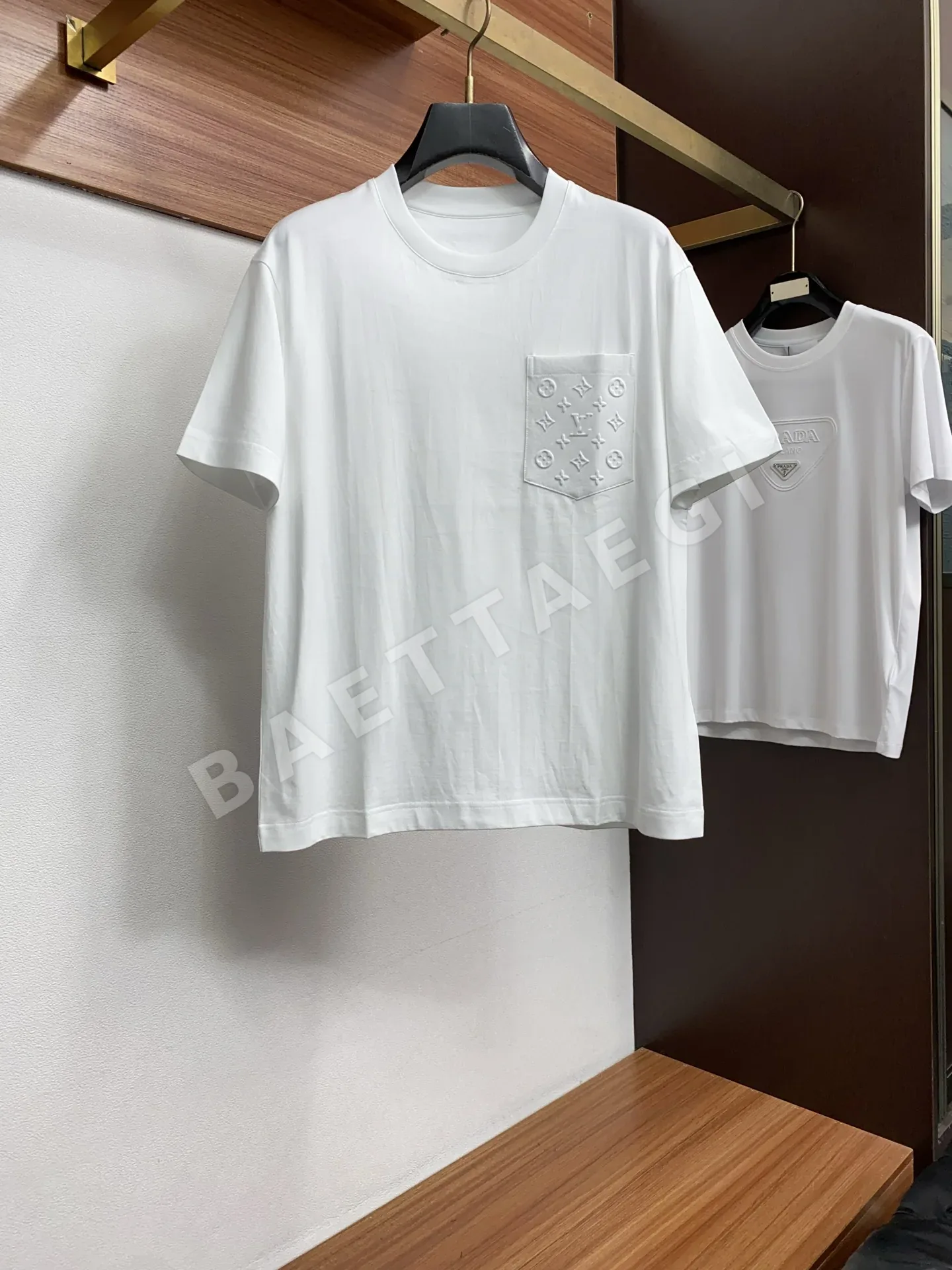 몽클레르 여성 라운드넥 반팔 티셔츠 52236