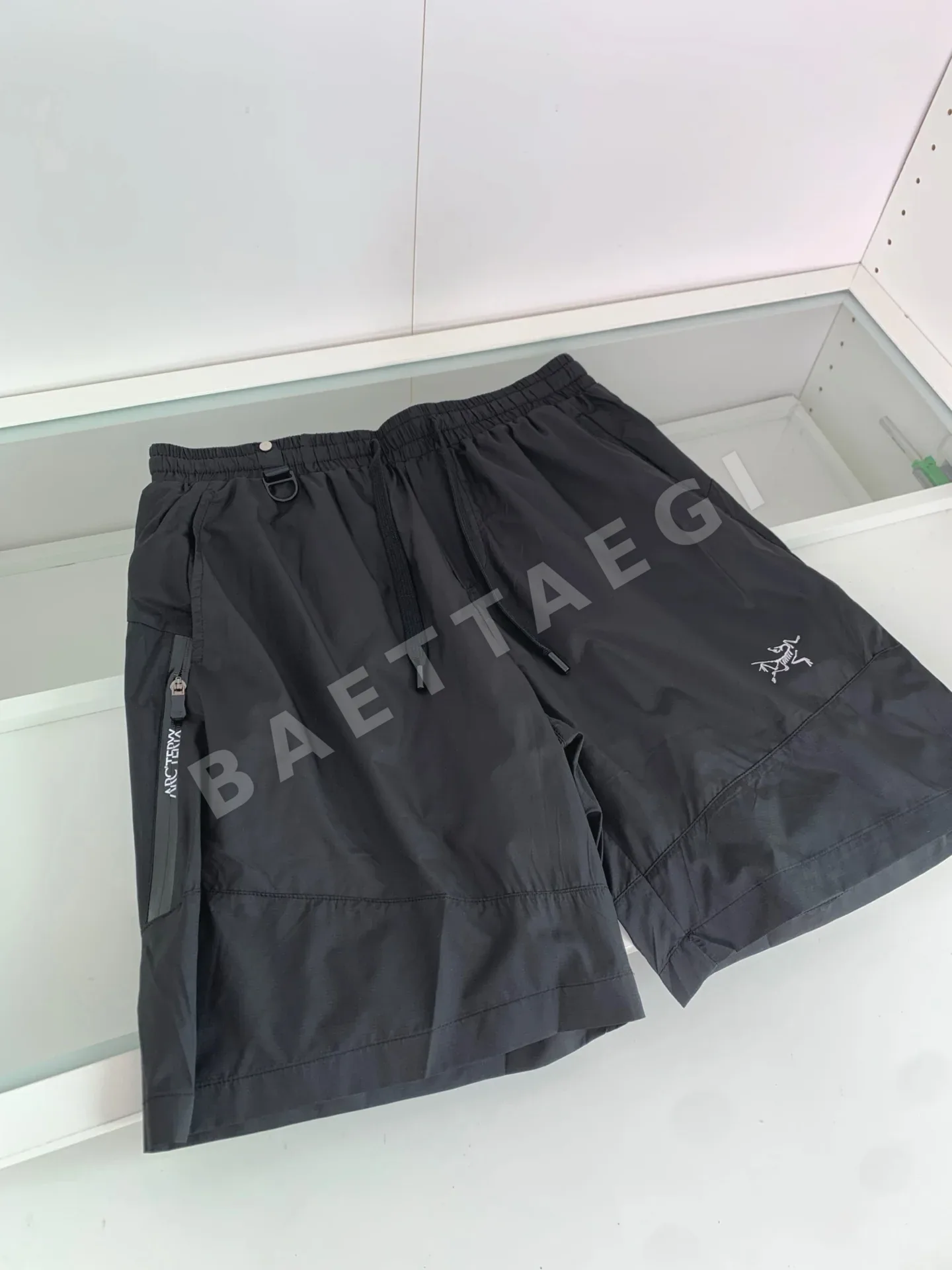 아크테릭스 메시 배색 남성 반바지 상세 이미지 4