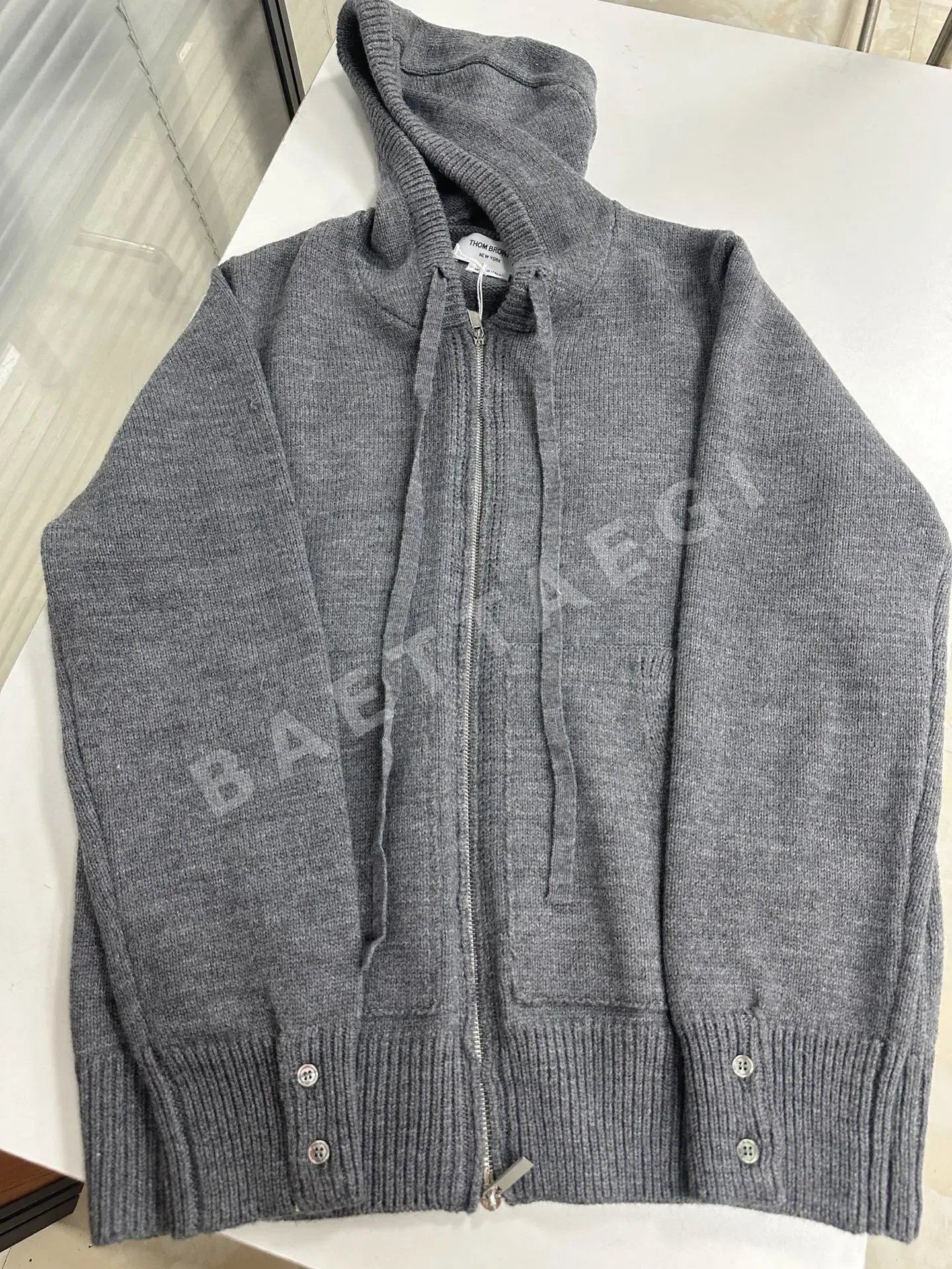 톰브라운 화이트 남성 후드 레플리카 46735 Thom Browne 상세 이미지 8