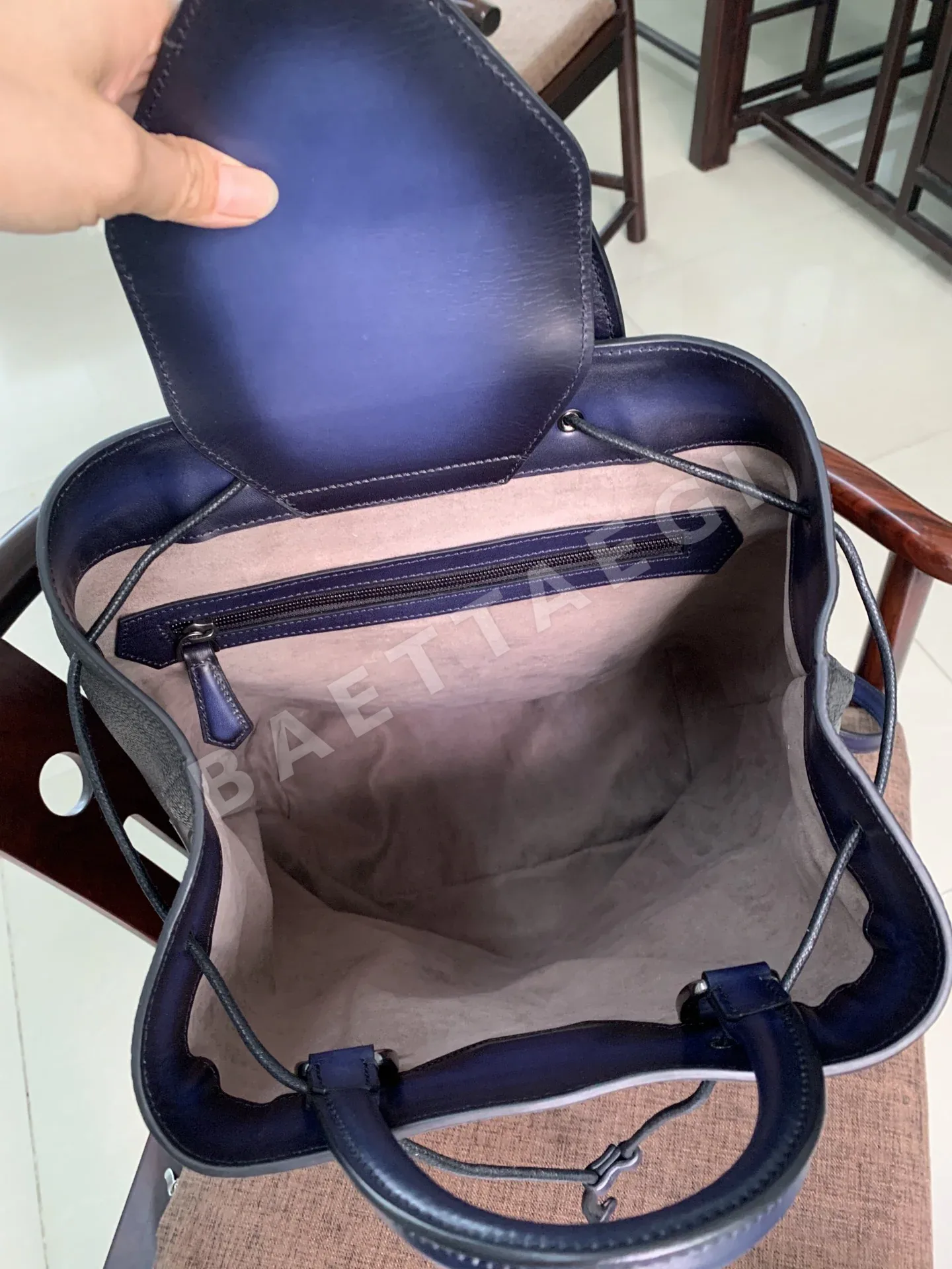 벨루티 송아지가죽 백팩 상세 이미지 6