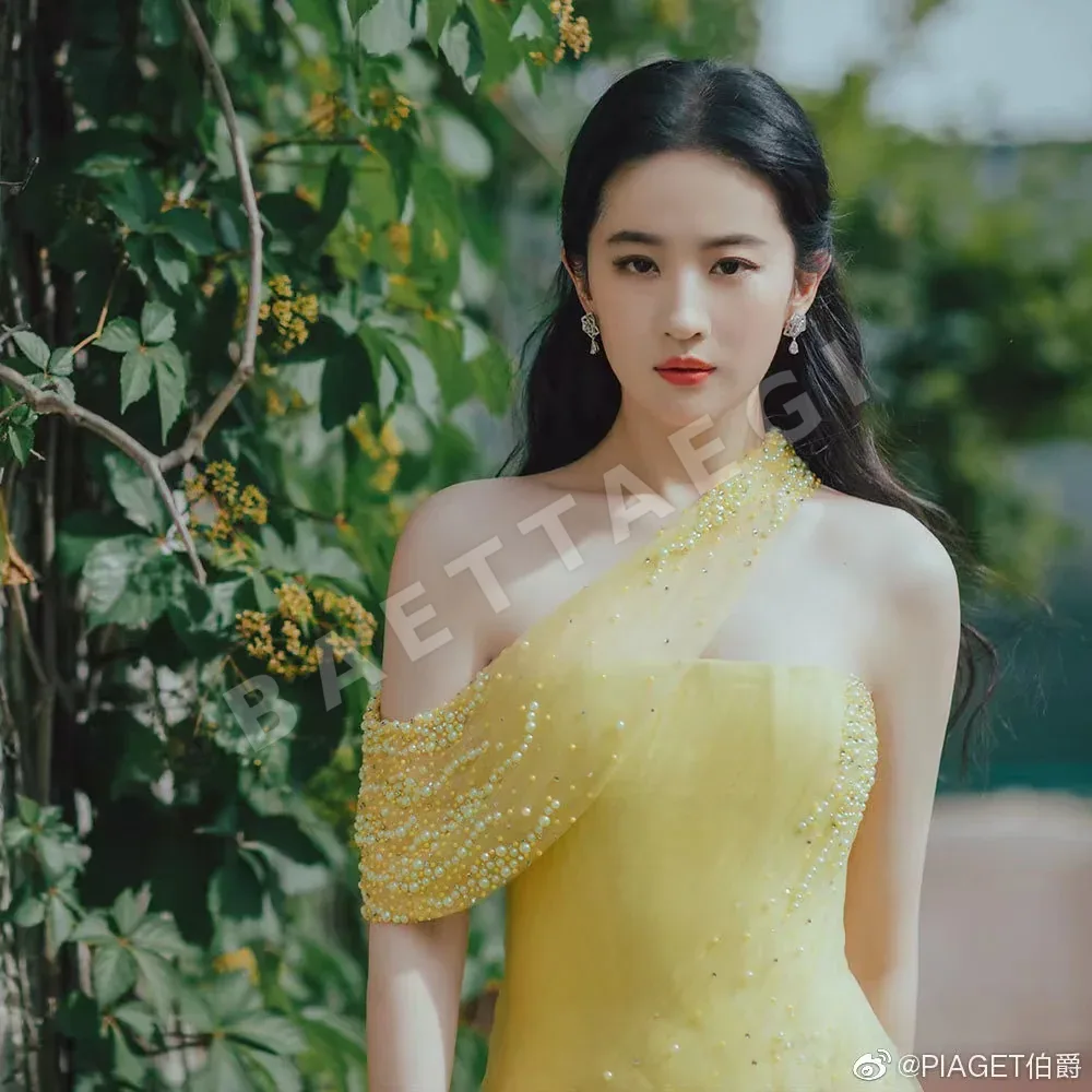 피아제 로즈 티어드롭 다이아몬드 귀걸이 상세 이미지 5