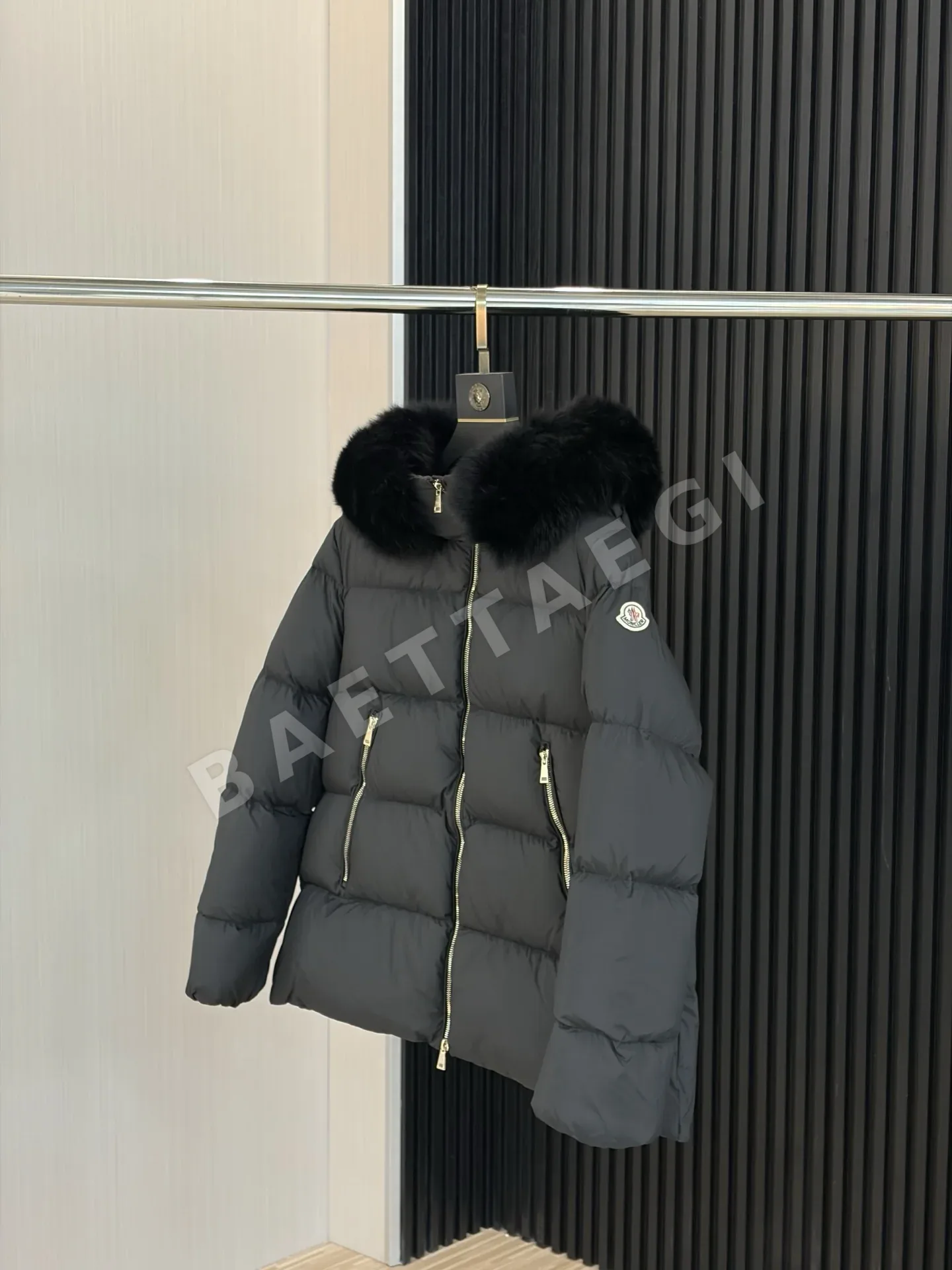 몽클레르 라이체퍼 여성 구스다운 패딩 재킷 상세 이미지 2