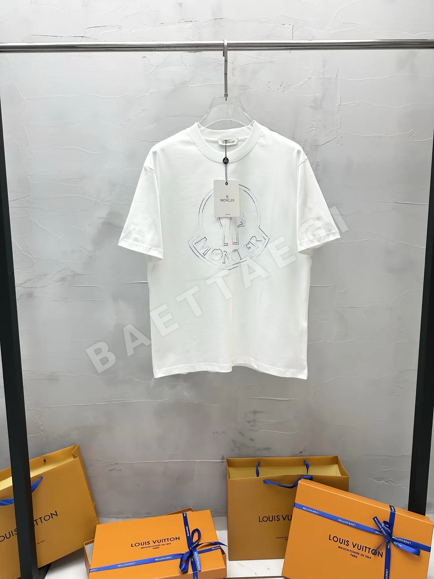 몽클레르 자수 반팔 티셔츠 48633