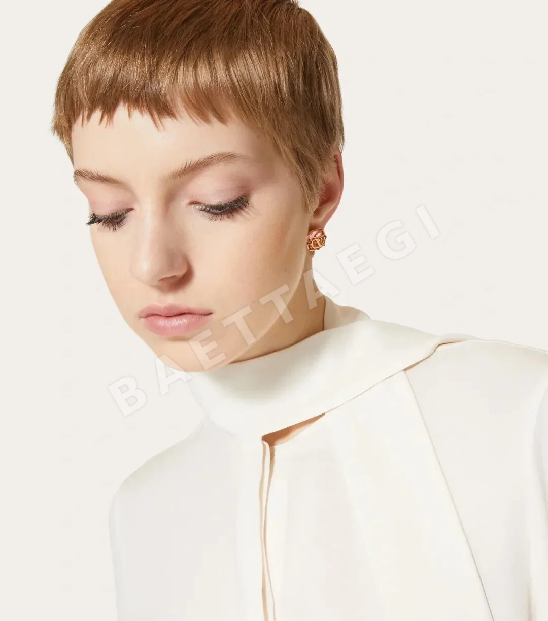 발렌티노 심플 귀걸이 상세 이미지 2