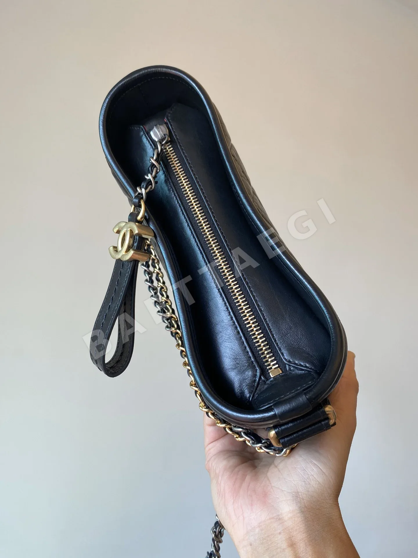샤넬 블랙 가브리엘 호보백 스몰 가방 상세 이미지 9