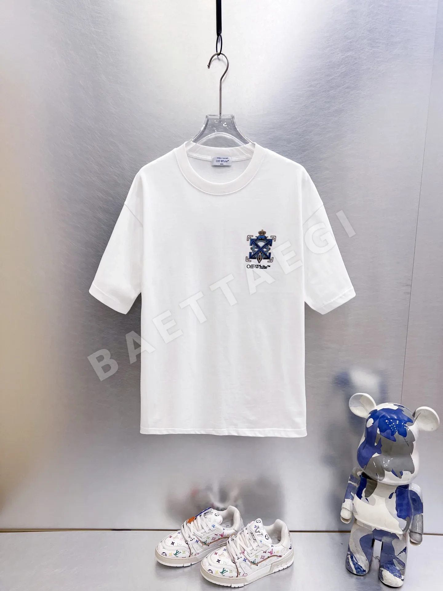 오프화이트 남성 반팔 상세 이미지 3
