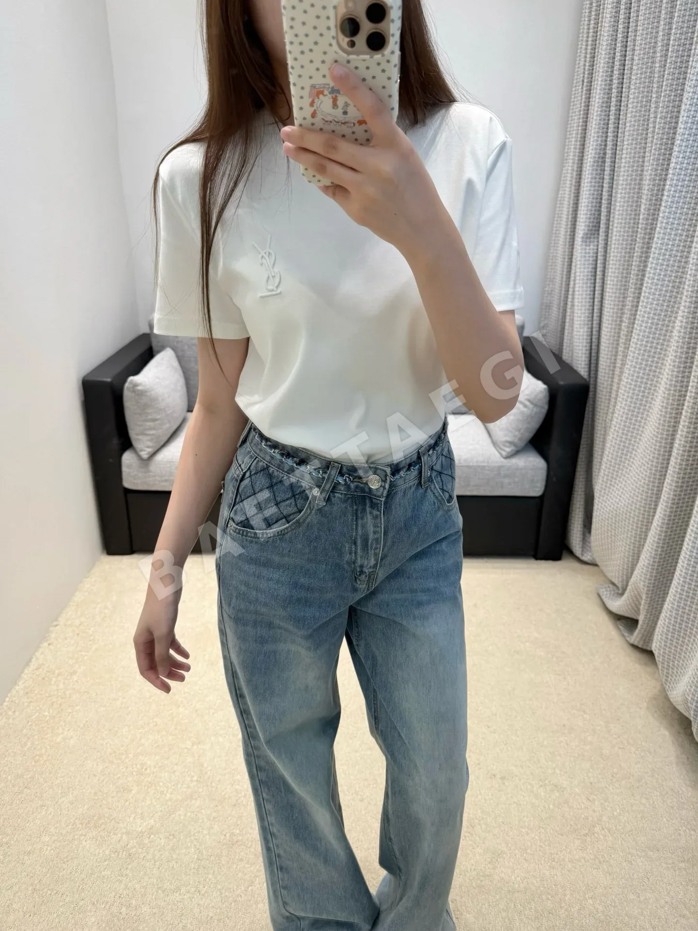 생로랑 자수 로고 여성 반팔 티셔츠 상세 이미지 8
