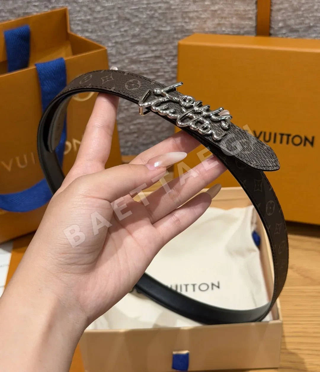 루이비통 스크립트 20mm 리버시블 카프스킨 벨트 상세 이미지 5