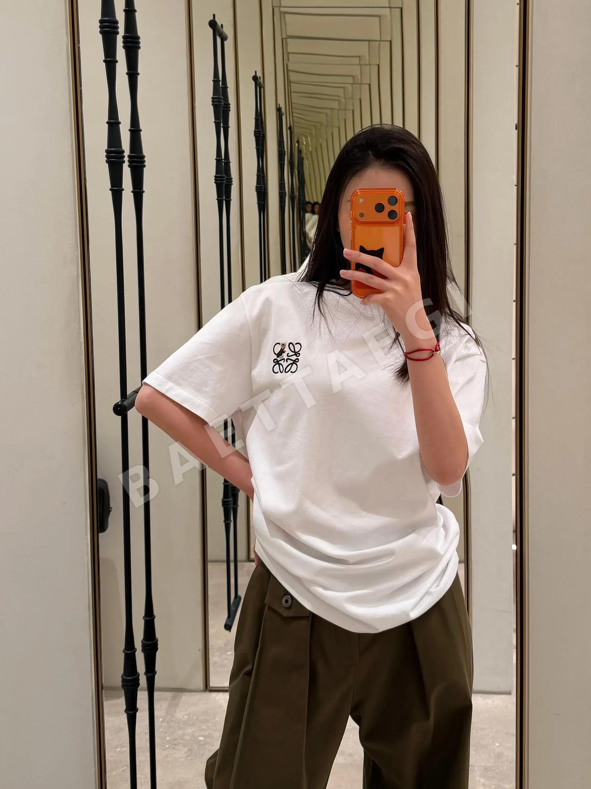 로에베 고양이 자수 반팔 티셔츠