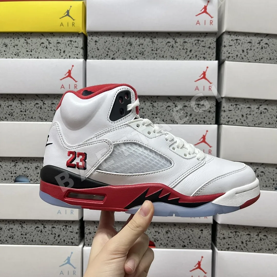 나이키 [GX] 조던 5 레트로 HQ7978-101 201351 Nike Jordan 5 Retro Fire Red Black Tongue 상세 이미지 7