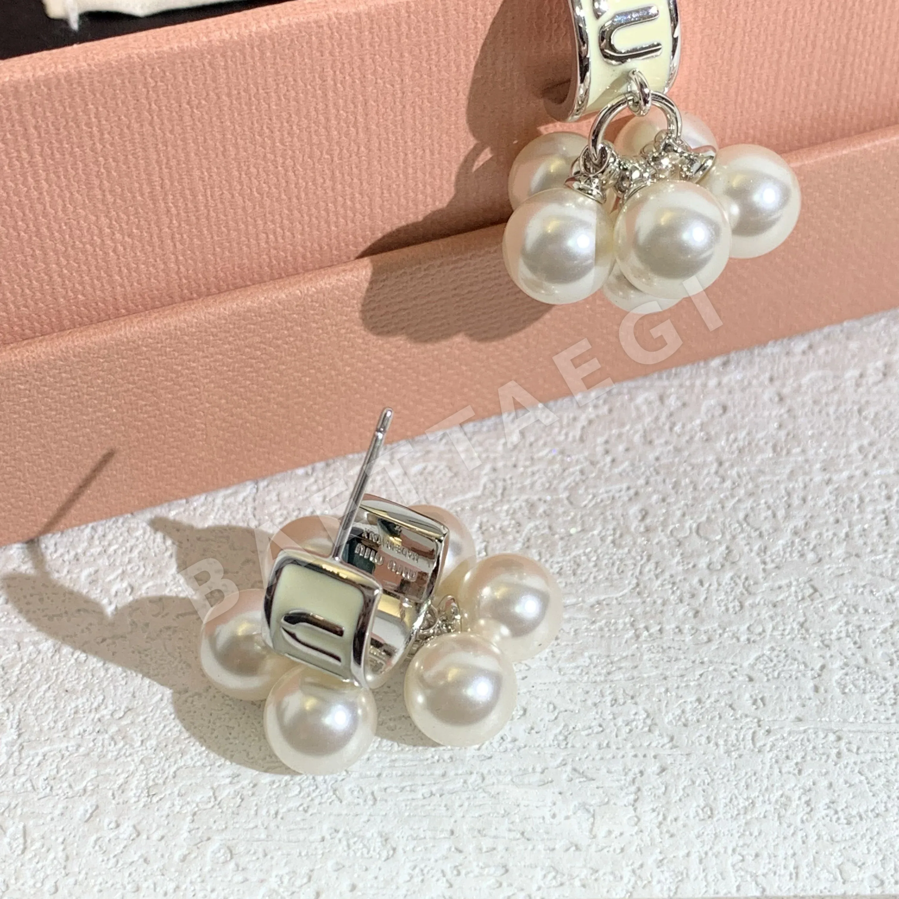 미우미우 귀걸이 61029 Miu Miu Earrings 상세 이미지 11