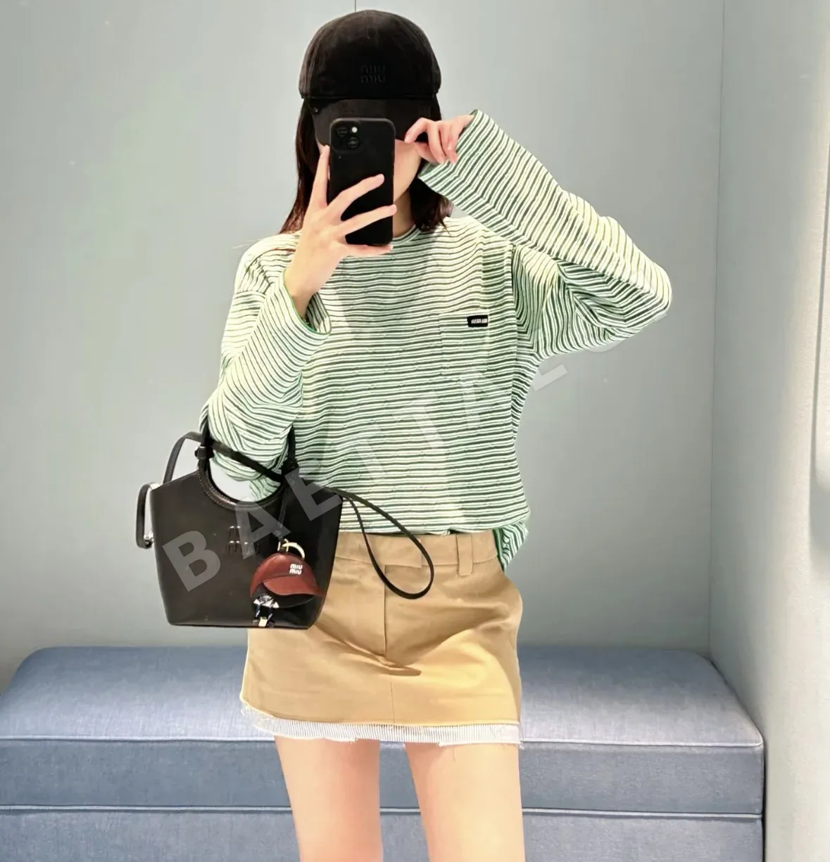 미우미우 그린 화이트 블록 스트라이프 긴팔 티셔츠 상세 이미지 2