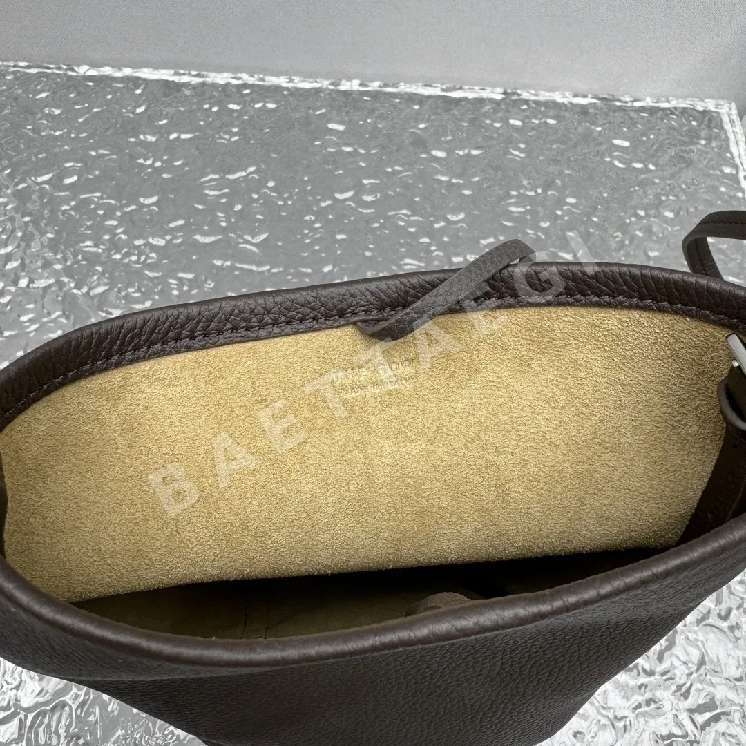 더로우 N/S 파크 다크브라운 버킷백 상세 이미지 9