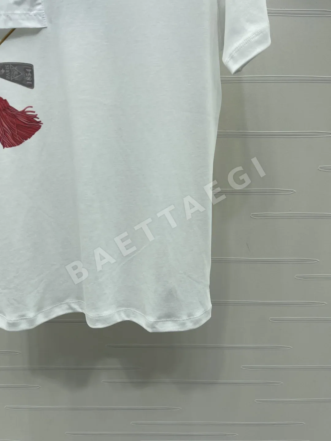 루이비통 빨간 태슬 포켓 여성 반팔 티셔츠 상세 이미지 6