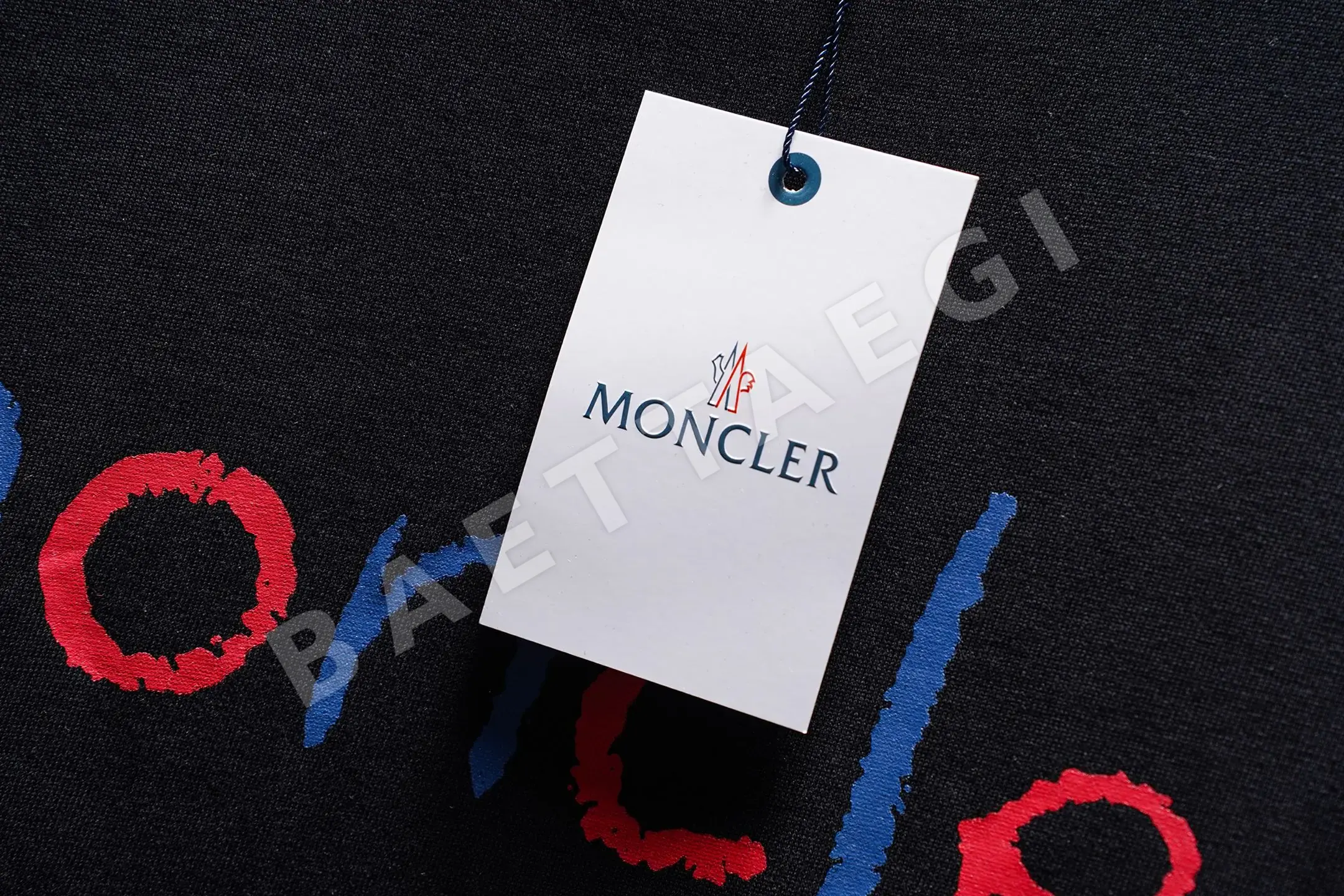 몽클레르 손그림 로고 크루넥 반팔 티셔츠 상세 이미지 5