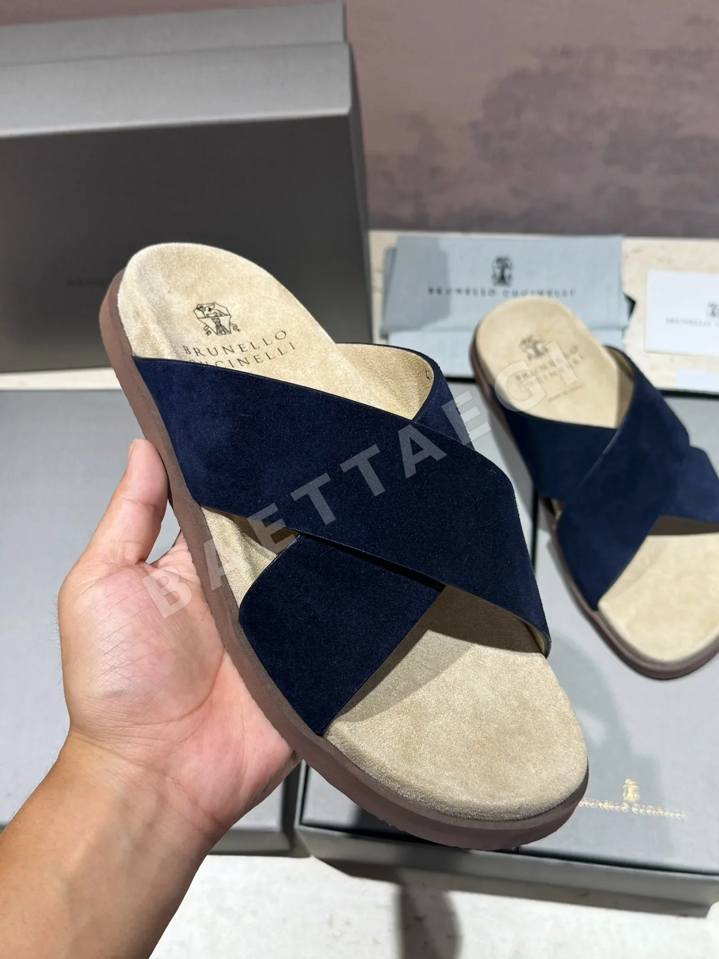 브루넬로쿠치넬리 남성 스웨이드 플립플롭 134547