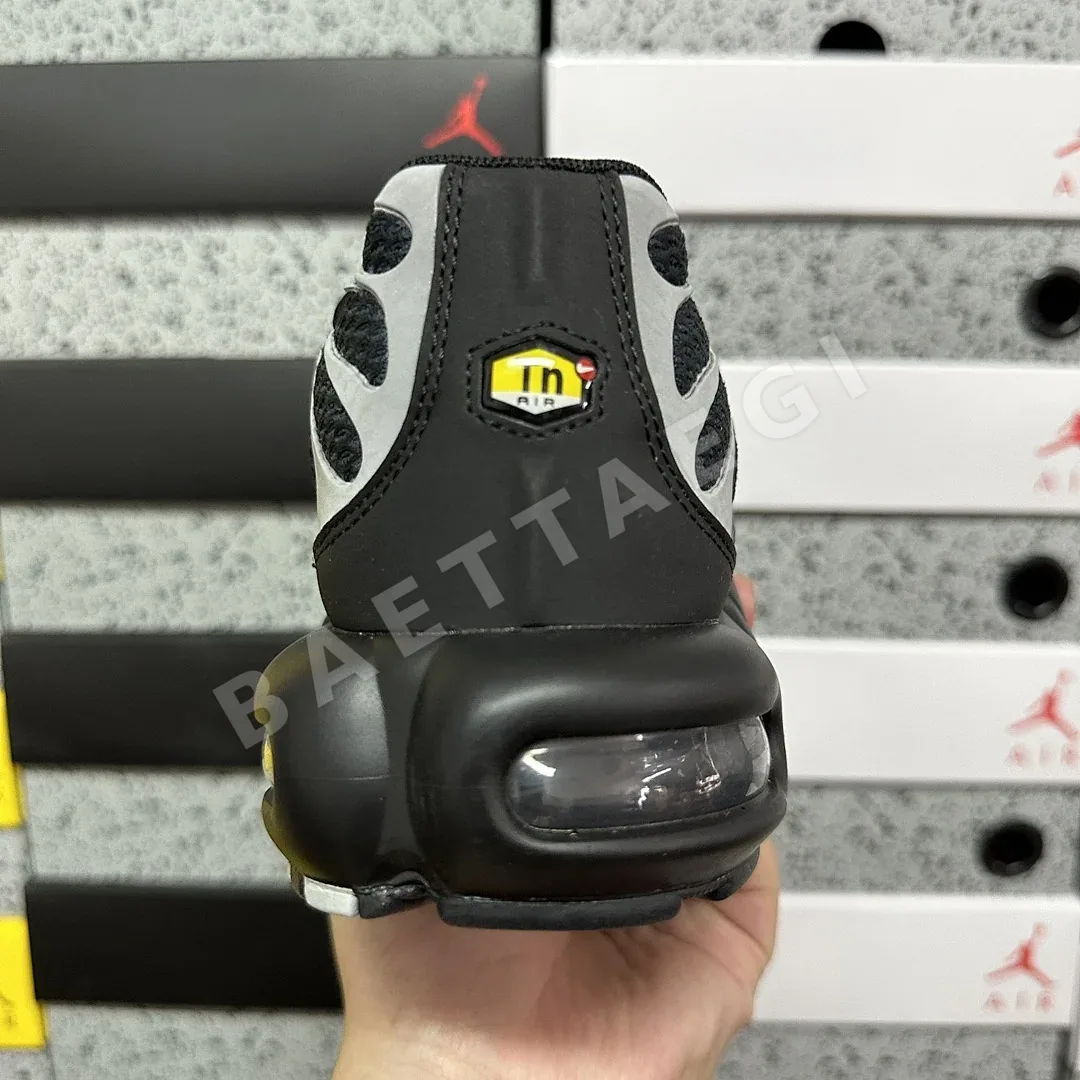 나이키 [DF] 에어 맥스 플러스 프리미엄 HQ3029-001 201069 Nike Air Max Plus Premium Black 상세 이미지 6