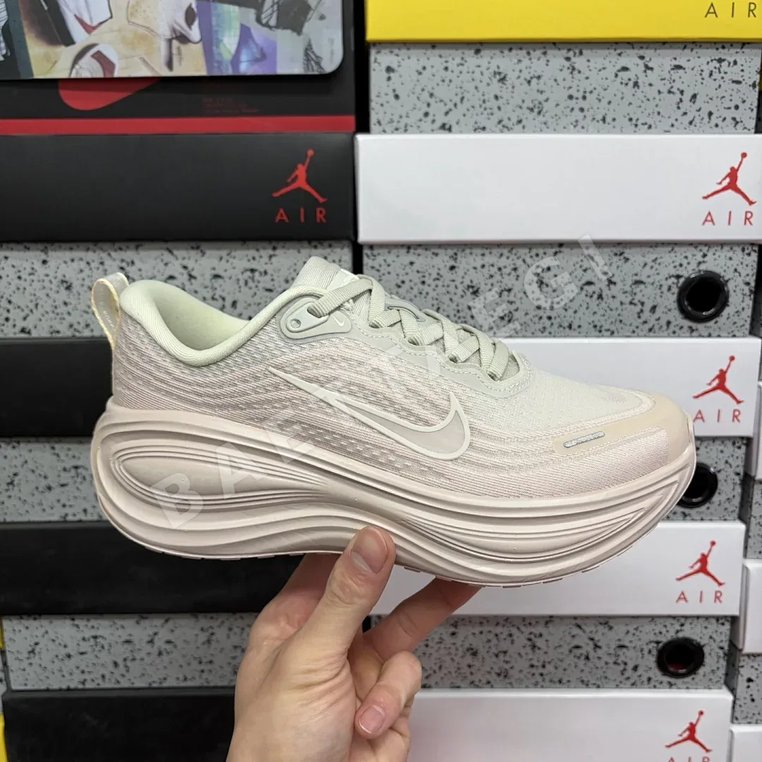 나이키 [GT] 보메로 플러스 HV8154-603 201153 Nike Vomero Plus Silt Red 상세 이미지 8