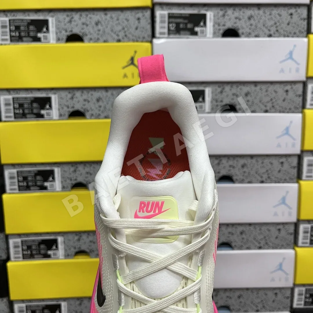 나이키 줌 보메로 18 IB7315-100 201101 Nike Zoom Vomero 18 상세 이미지 7