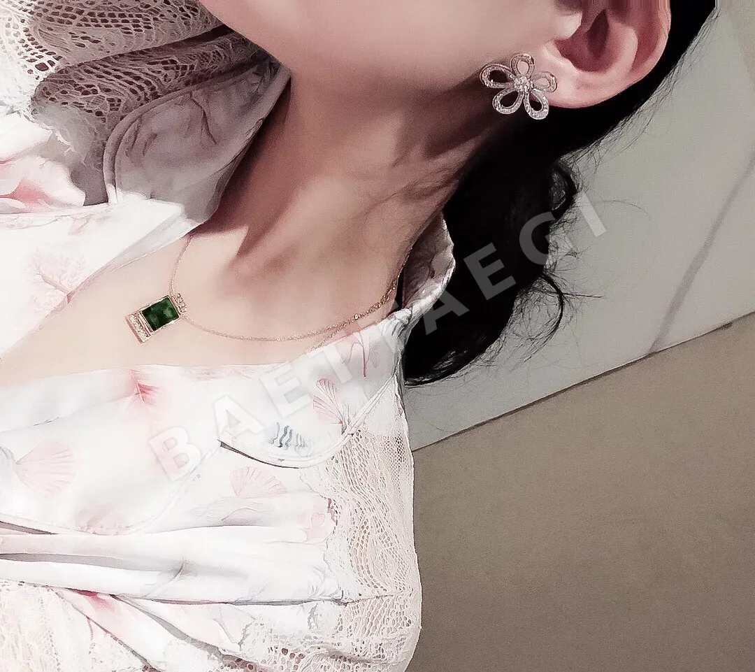반클리프앤아펠 플라워 레이스 반지 상세 이미지 8