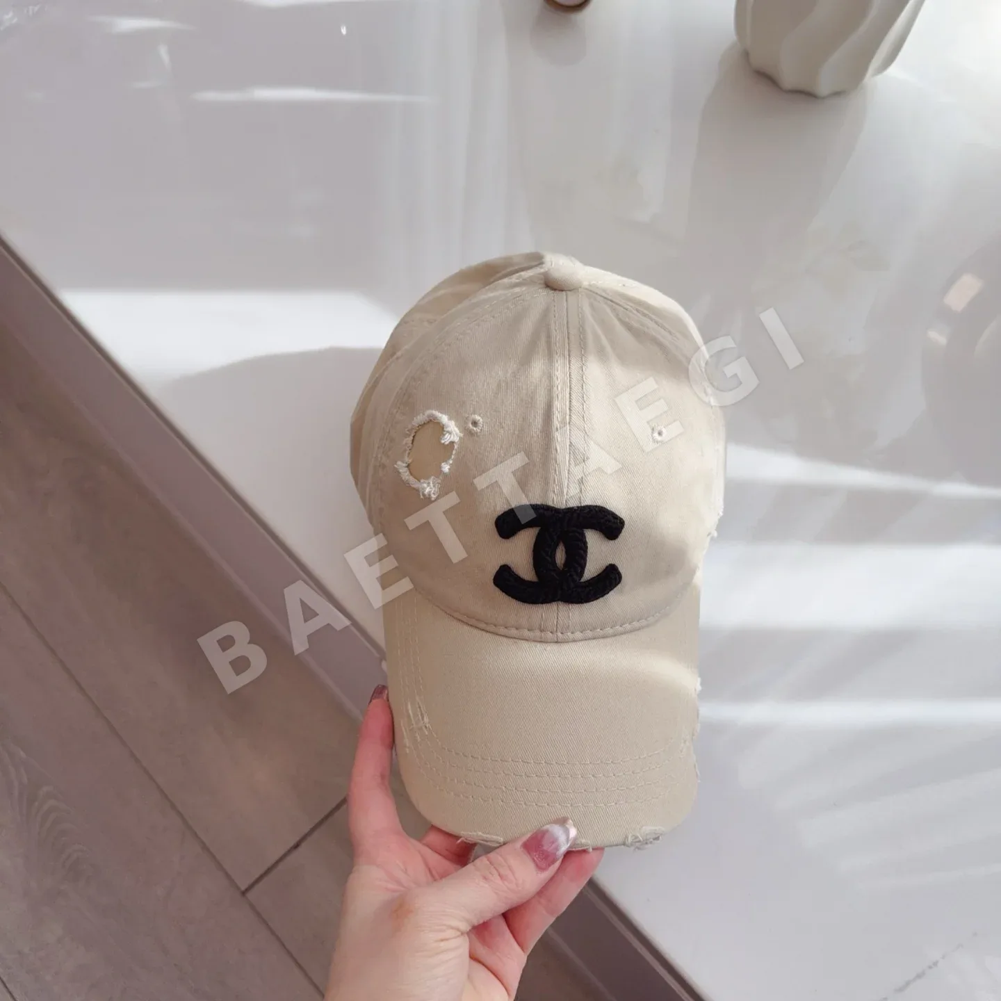 샤넬 립드 데미지 베이스볼캡 상세 이미지 2