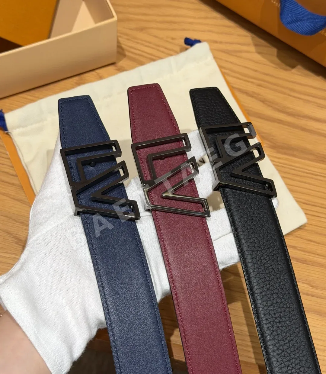 루이비통 모노그램 소가죽 양면 벨트 상세 이미지 2
