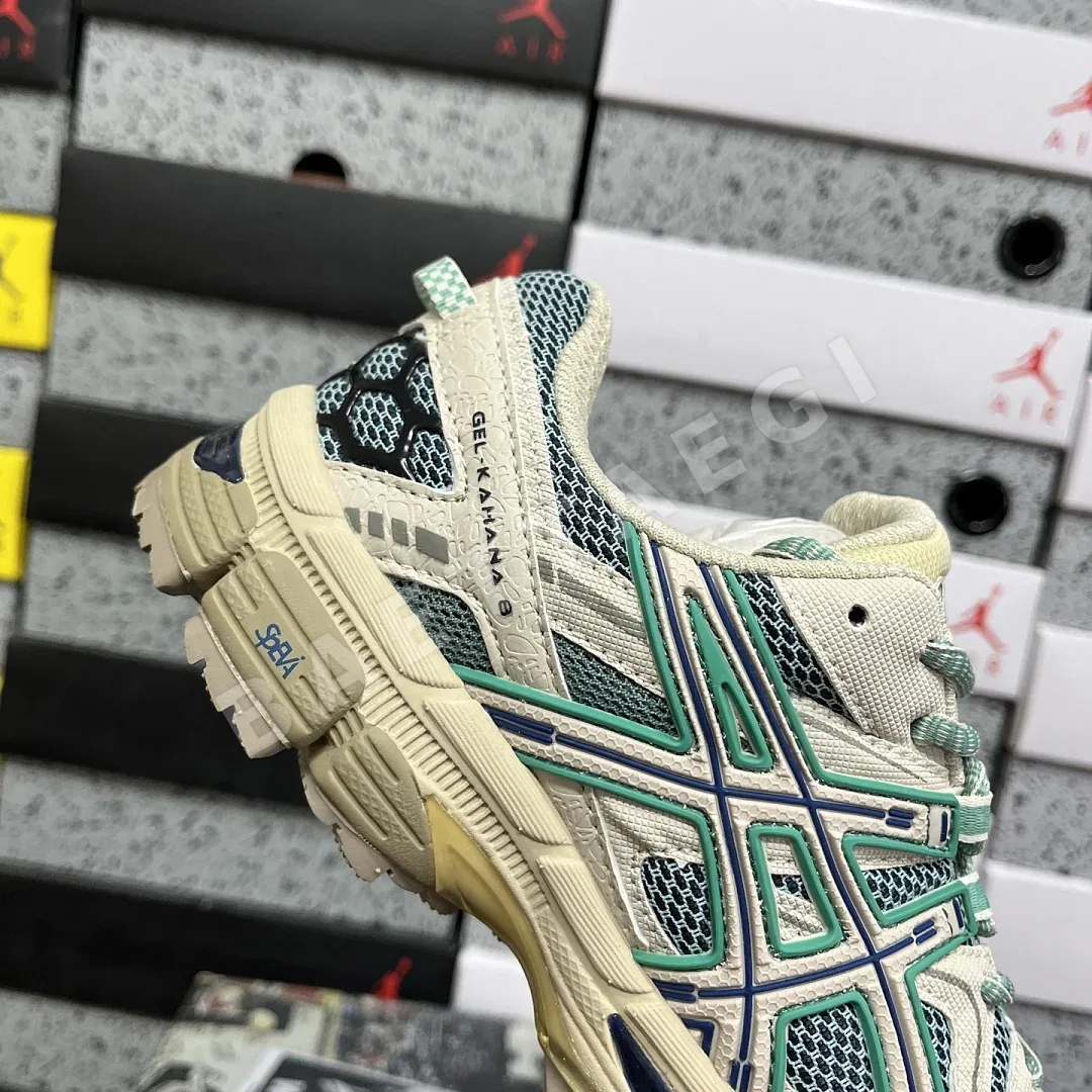 아식스 [XY] 젤 카하나 8 1012A978-302 200353 Asics Gel-Kahana 8 상세 이미지 4