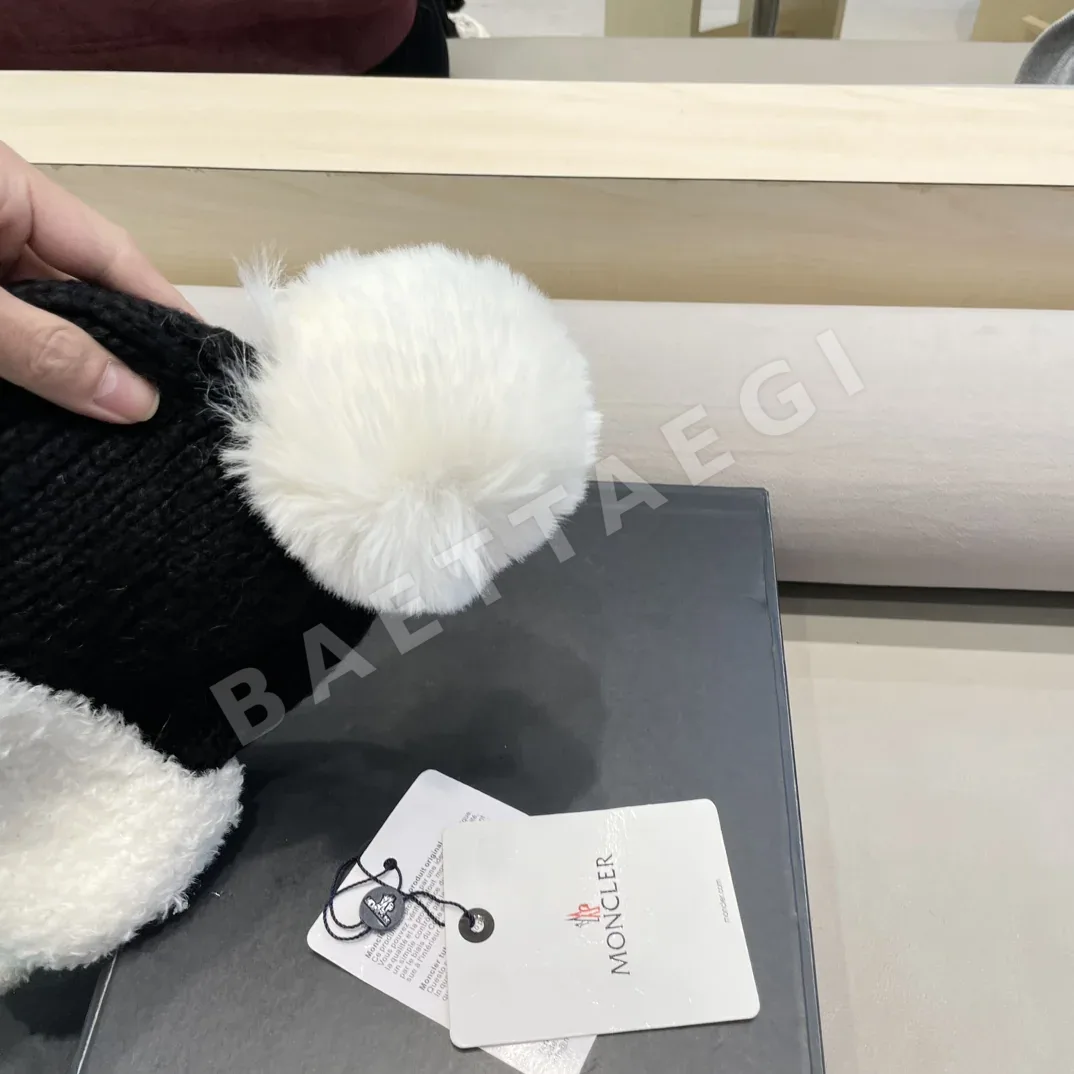 몽클레르 가죽 플리스 귀보호 모자 상세 이미지 6