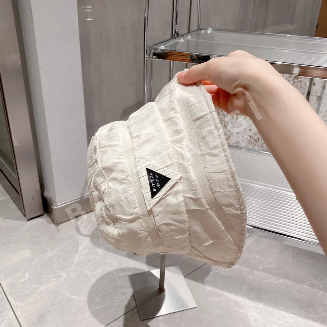 보테가베네타 심플 버킷 햇 모자 상세 이미지 3