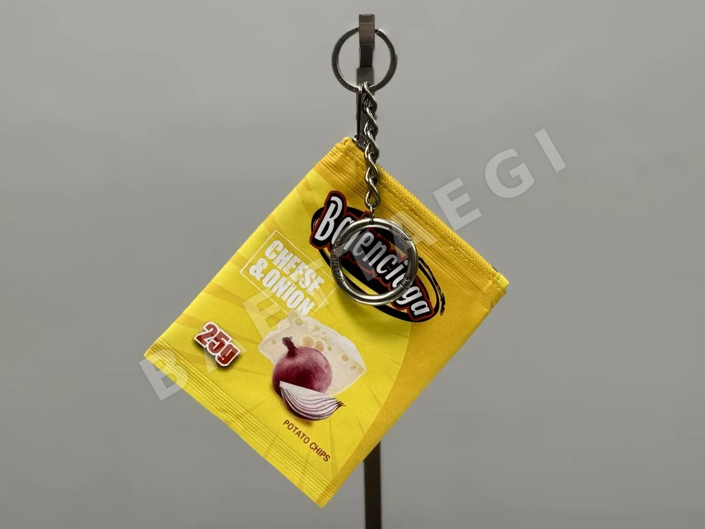 발렌시아가 감자칩 모양 동전 지갑 가방 186670