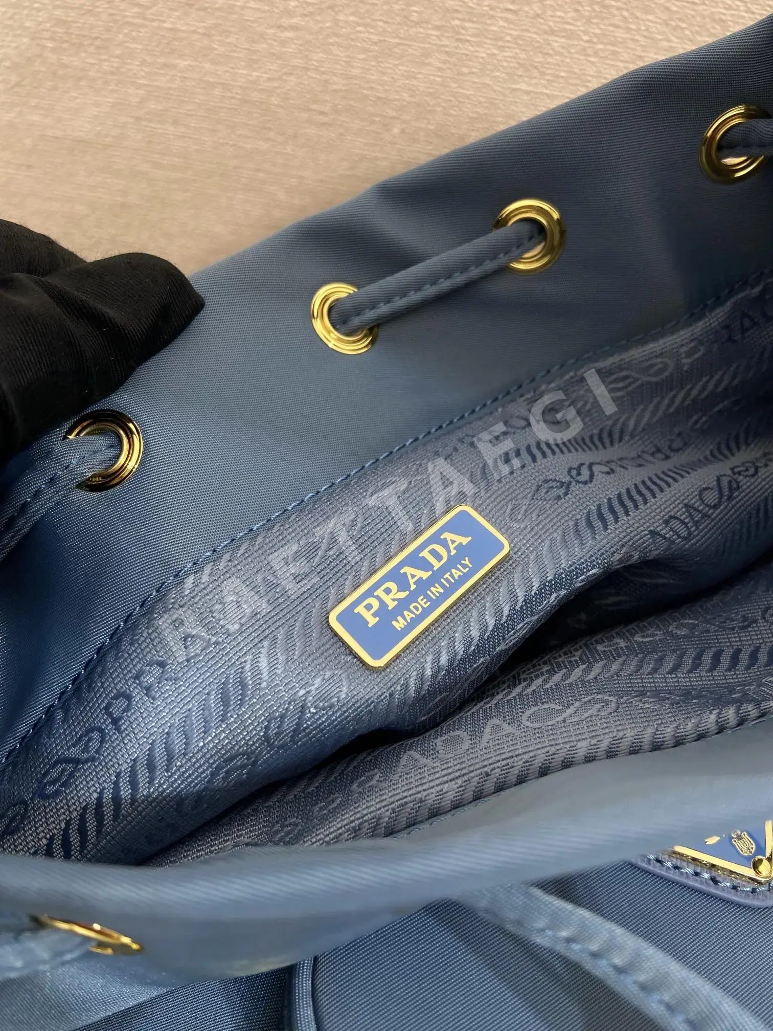 프라다 나일론 숄더백 1BH038 상세 이미지 9