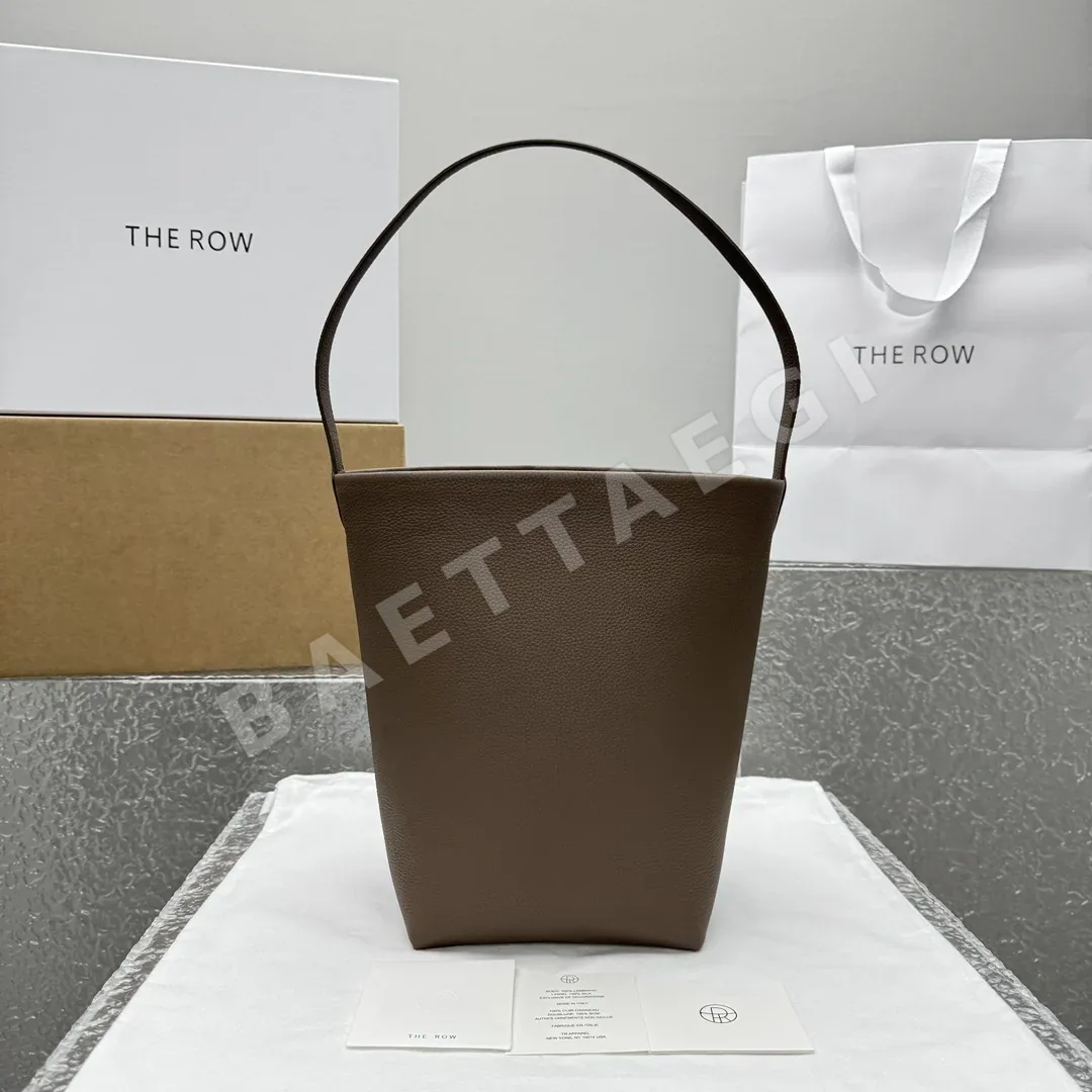 더로우 브라운 그레인 레더 버킷 토트백