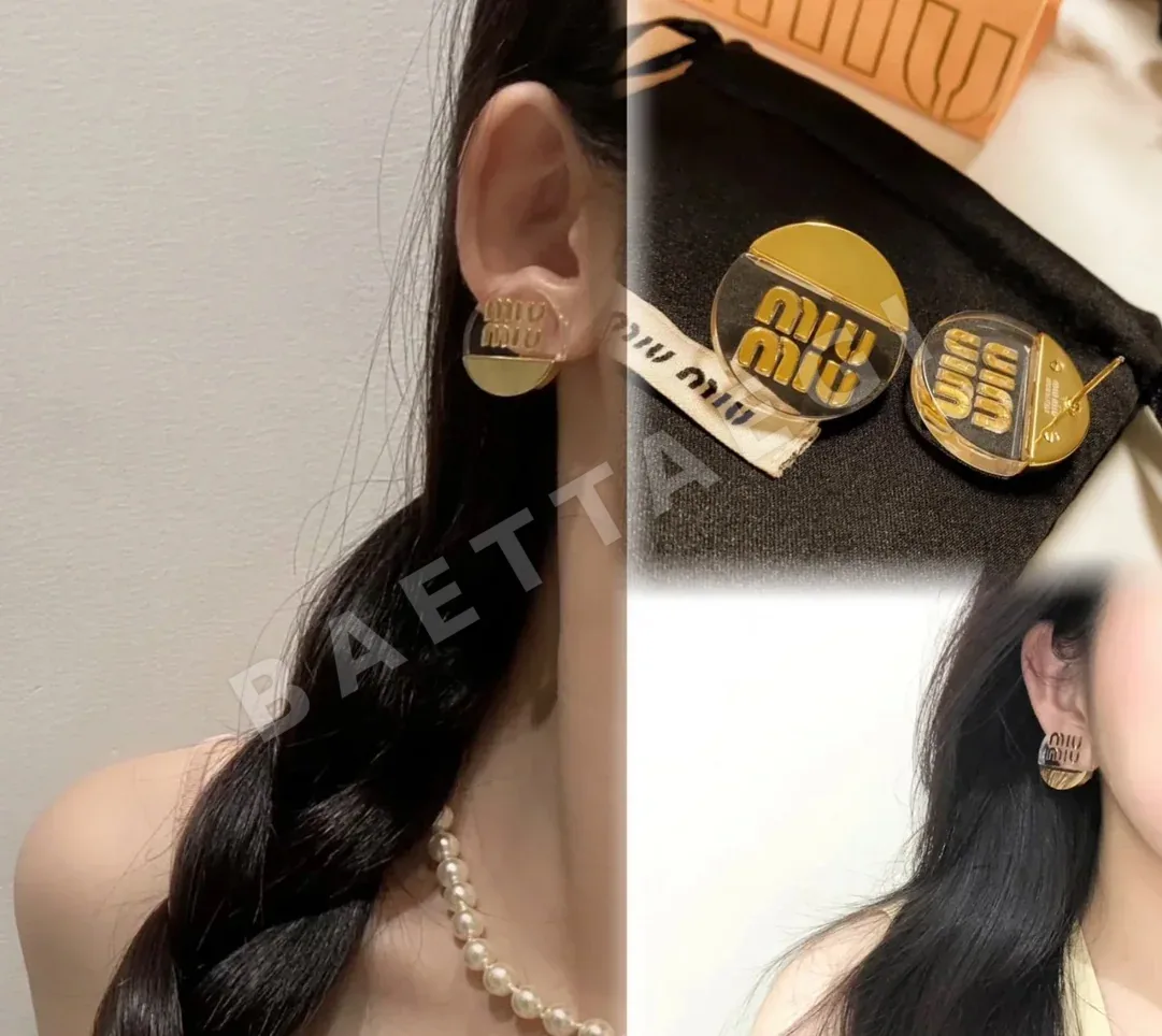 미우미우 반투명 아크릴 골드 스터드 귀걸이 상세 이미지 9