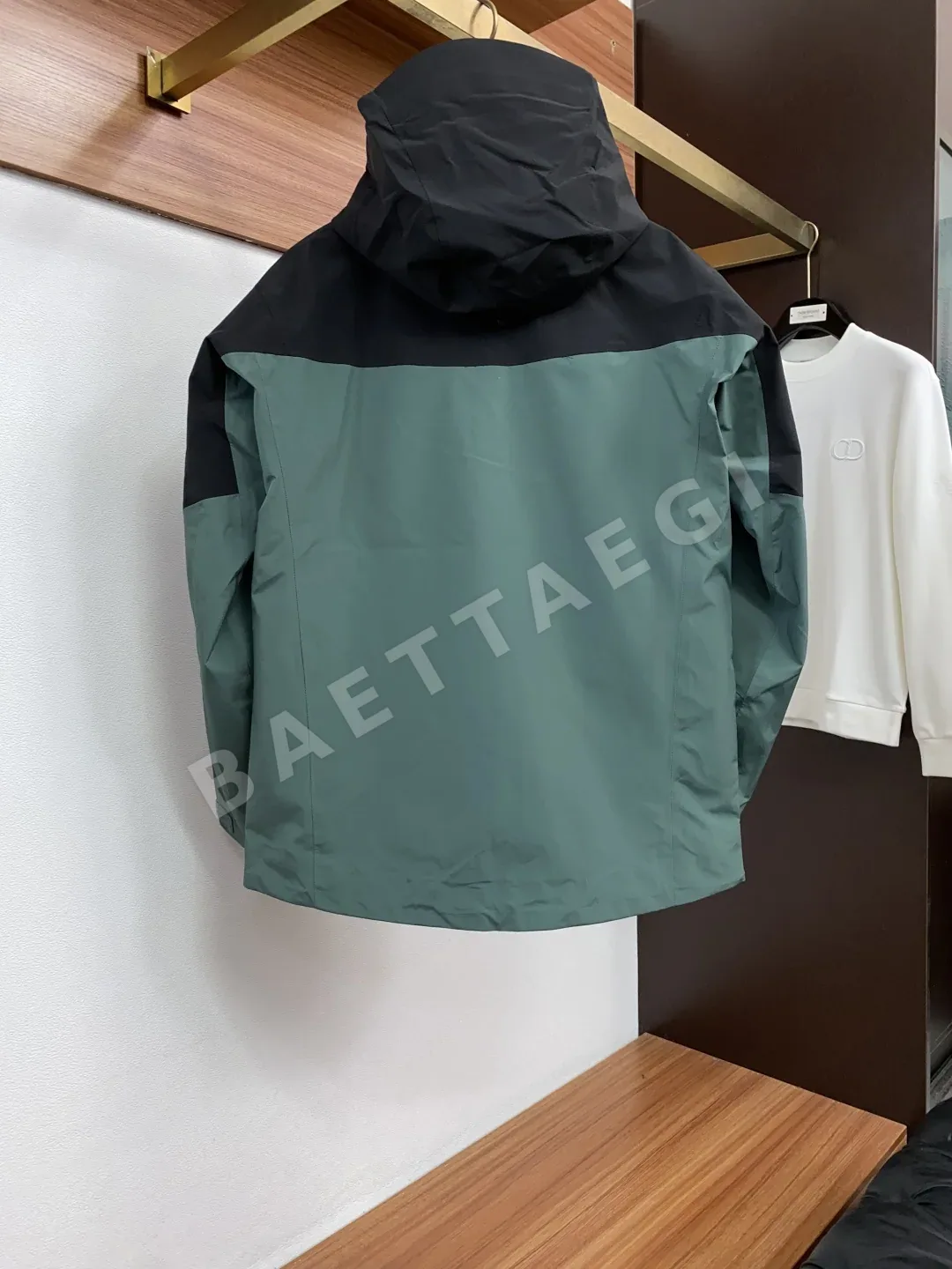 아크테릭스 알파 SV GORE-TEX 프로 방수 하드쉘 자켓 상세 이미지 9