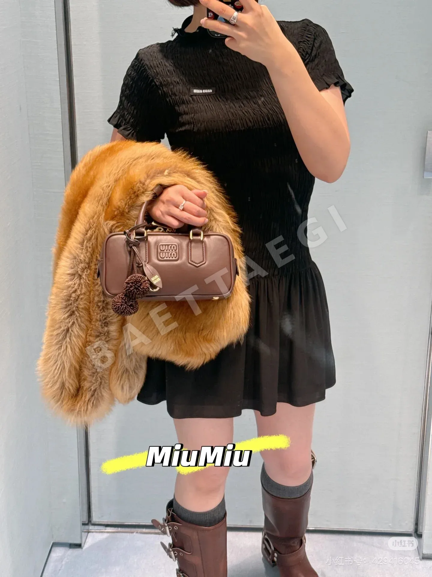 미우미우 블랙 주름 스탠드카라 반소매 실크 원피스 52850